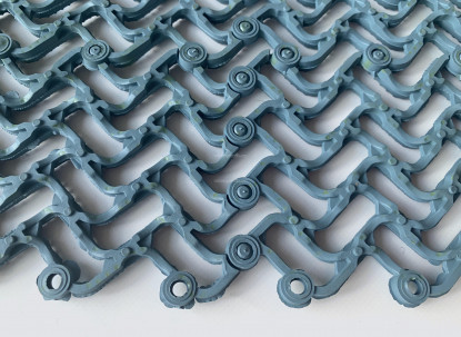 Гумовий протиковзкий килимок з отворами Тетра-10 блакитний фото