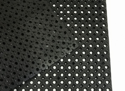 Коврик 100х80х1,3 см резиновый Сота (Индия)  фото